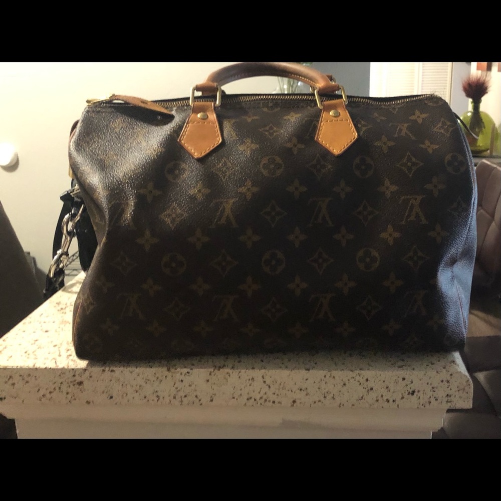 Louis Vuttion Speedy. authentic